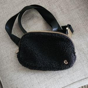 Lululemon Sherpa Belt Bag